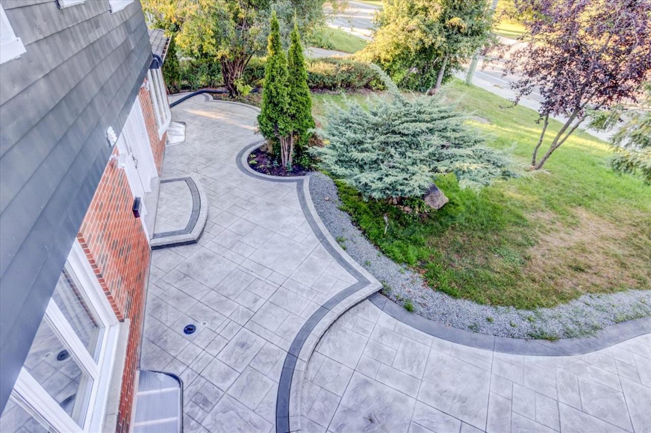 Stunning 7 Bedroom Rougeview Home With 2 Kitchens, 5 Bathrooms, Amazing Backyard & 8-Car Parking Toronto Exterior photo